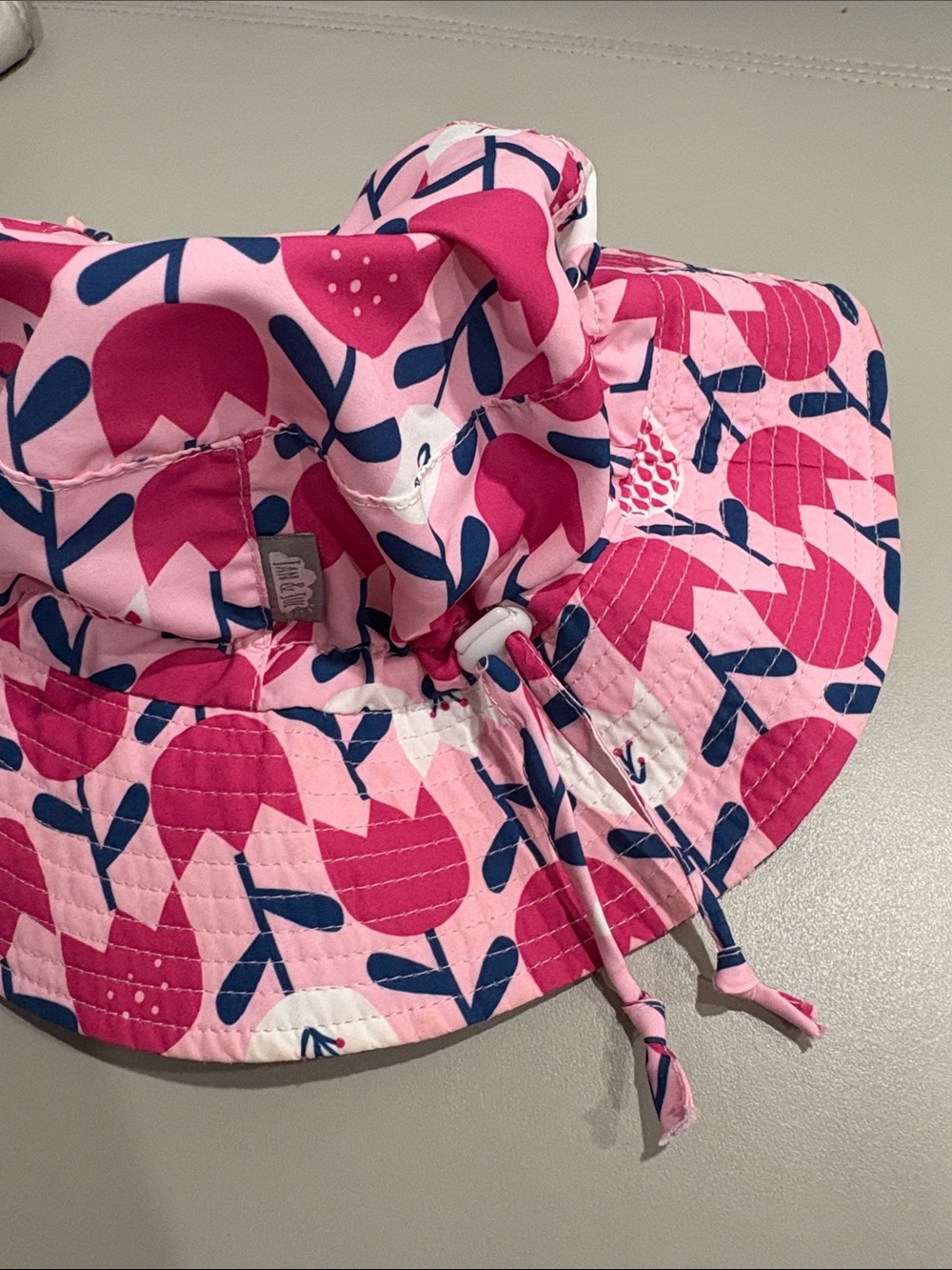 Jan and Jul Adjustable Bucket Hat with Breakaway Chin Cord - Picture 3 of 4